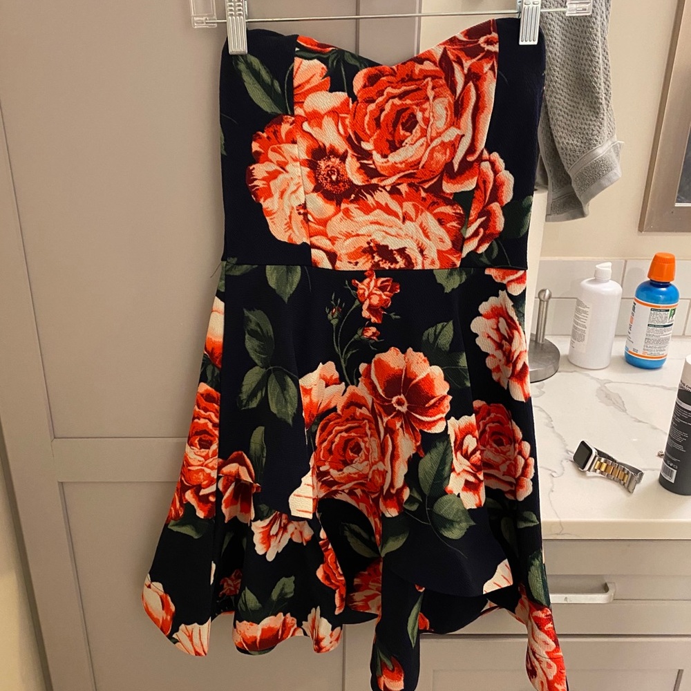 Sleeveless floral dress